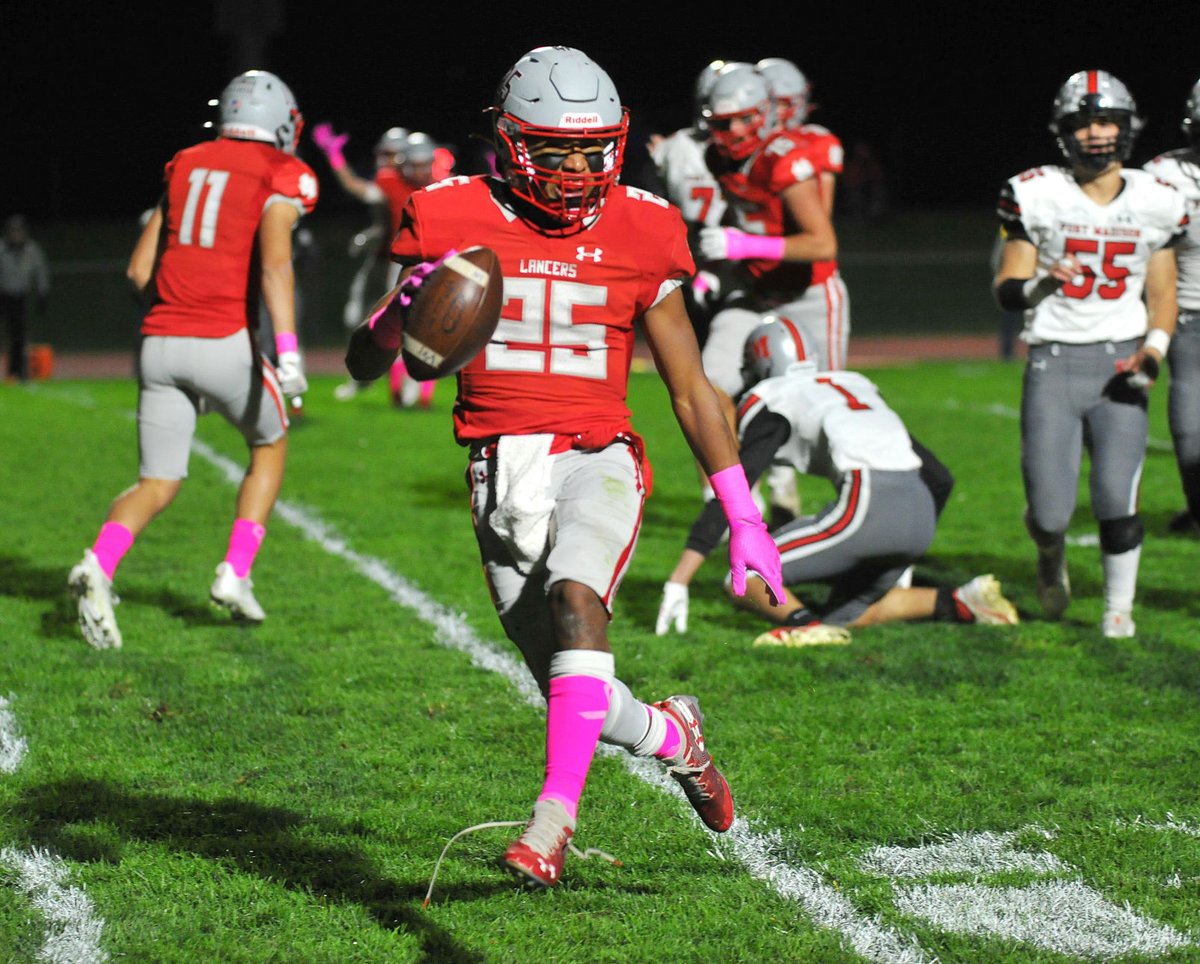 #HungryHobo11 player of the game is North Scott tailback Darnell Butler (with an assist to offensive line). Butler rushed for a season-high 136 yards on 18 carries and scored twice in the team's 35-0 win over Fort Madison. He also had a 29-yard reception in the contest.