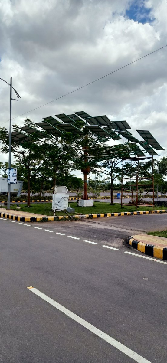 santhujohnny's tweet image. #SolarTrees 
#అమరావతి #Amaravathi
A city which is planned to be a world class Capital,which is environmental friendly, which can attract investments,which is a dream of people of #AndhraPradesh 
All that vision,dreams r crushed by current YCP Govt
Now it's people turn to rethink