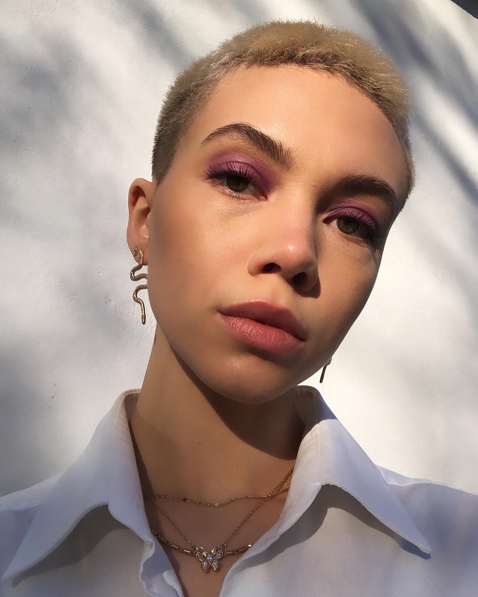 ItsGlowie's tweet photo. it’s so fucking ❄️ but the lighting is 🔥 https://t.co/xw0rFlRd2g