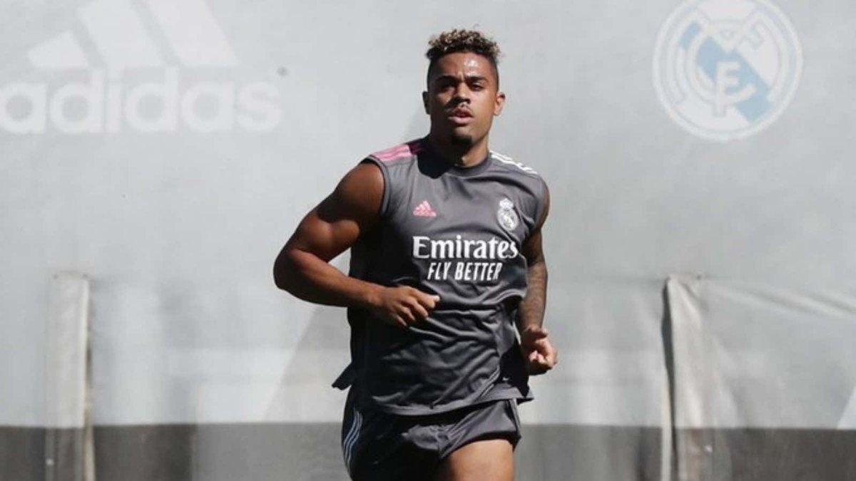 Tak Pernah Main, Striker Real Madrid Mariano Diaz Malah Tolak Tawaran Pinjaman Dari Rayo Vallecano: Penyerang tersebut belum pernah tampil sekalipun musim ini untuk Los Blancos. dlvr.it/S9h59v