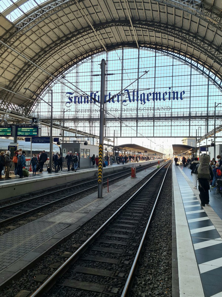 Opernjunkie's tweet photo. Adieu #Frankfurt, Anfang November lockt mit #CarlNielsen|s #Maskarade (Regie #TobiasKratzer) schon die nächste Rarität in die Metropole am Main 😎 #Operntrip #OperFrankfurt https://t.co/gl0tnKACy2