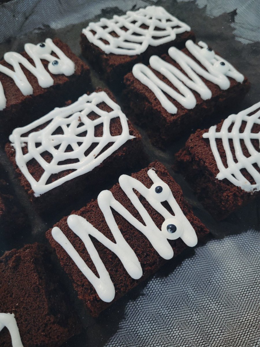 PLPBakery's tweet image. Do you like Halloween? How about Brownies?
We have put the two together and created our own Halloween Brownie range!
Get your orders in now before they all go out of stock!
Take a look at our other Halloween Items here → plpbakery.co.uk

#Halloween #glutenfree