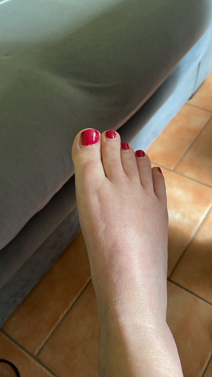 Samstag ist ein Tag wo ihr Loser Zeit habt zu senden und der Göttin das Wochenende zu versüßen . Paypal , Amazon oder Verse ab in die Dms und nützlich machen . Während ich meinen Kaffee genieße .