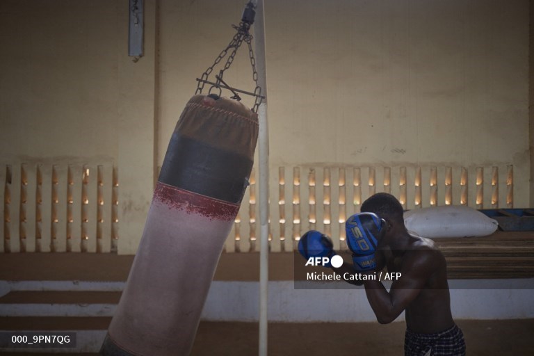 AFP Photo (@afpphoto) on Twitter photo Retired boxing champ works to inspire Niger street kids #AFP
u.afp.com/wknL
📷 <a href="/cattani_michele/">Michele Cattani</a> Retired boxing champ works to inspire Niger street kids #AFP
u.afp.com/wknL
📷 <a href="/cattani_michele/">Michele Cattani</a>