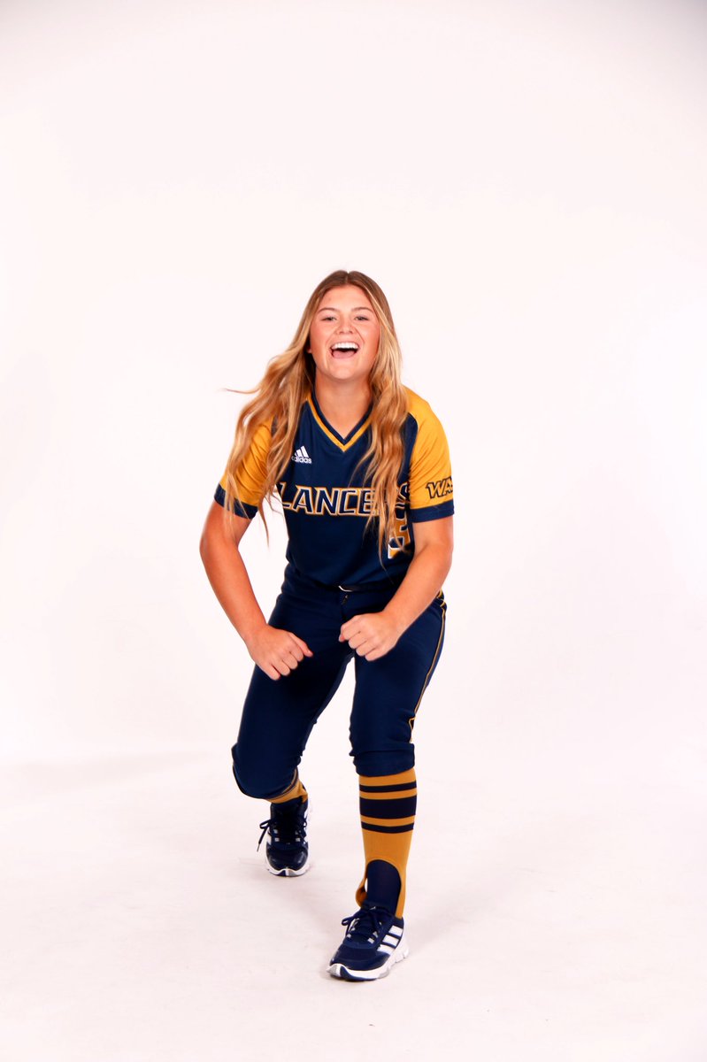 JamieHeiner's tweet photo. So proud of my baby girl! Fulfilling her dream to play DI Softball at CBU! Thank you coach Mike Smith! And thank you each and every one of those amazing young ladies on the team, you blessed us 🙏🏻 #lanceup⚔ #committed #cbusoftball https://t.co/o8cwdH3he2