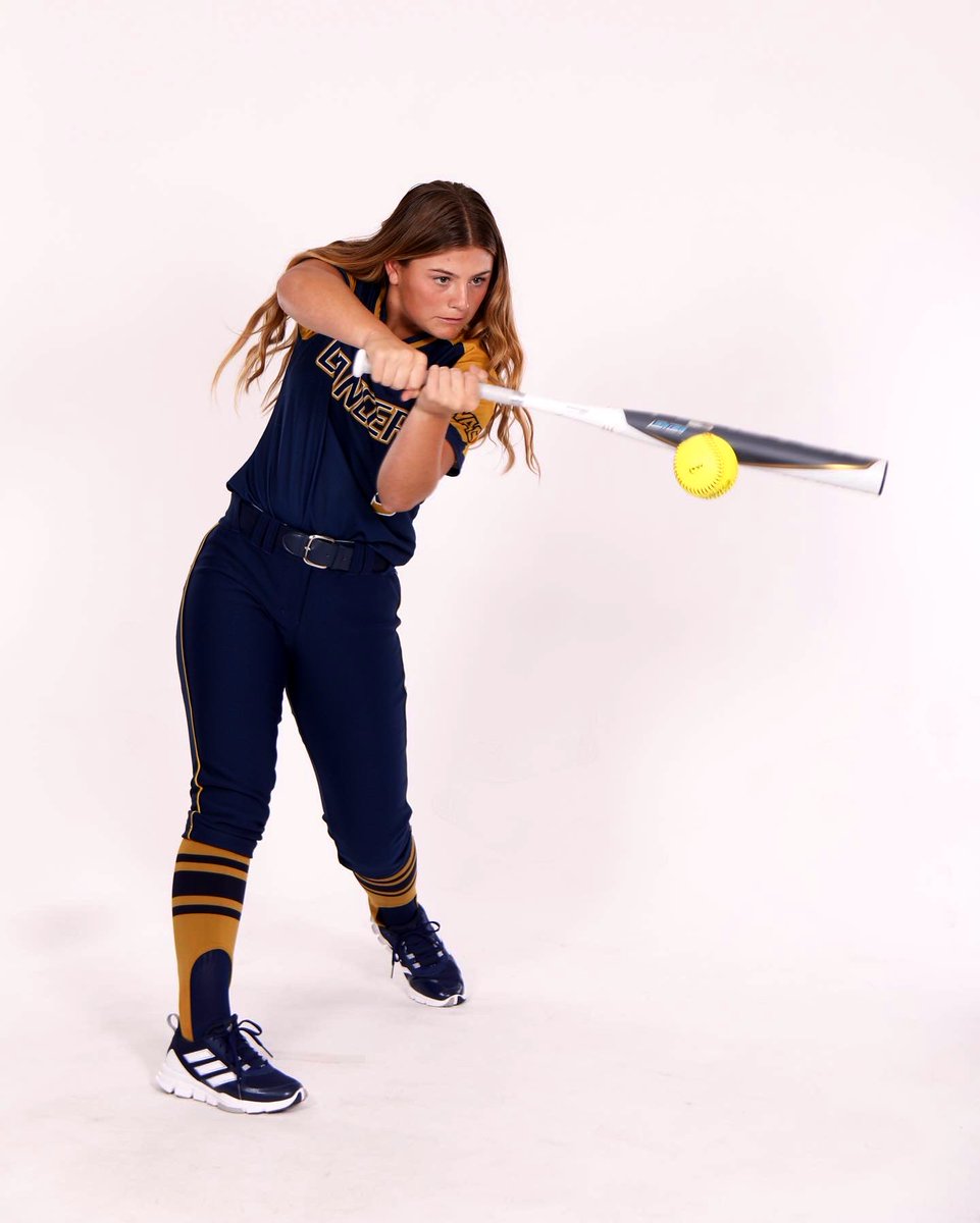 JamieHeiner's tweet photo. So proud of my baby girl! Fulfilling her dream to play DI Softball at CBU! Thank you coach Mike Smith! And thank you each and every one of those amazing young ladies on the team, you blessed us 🙏🏻 #lanceup⚔ #committed #cbusoftball https://t.co/o8cwdH3he2