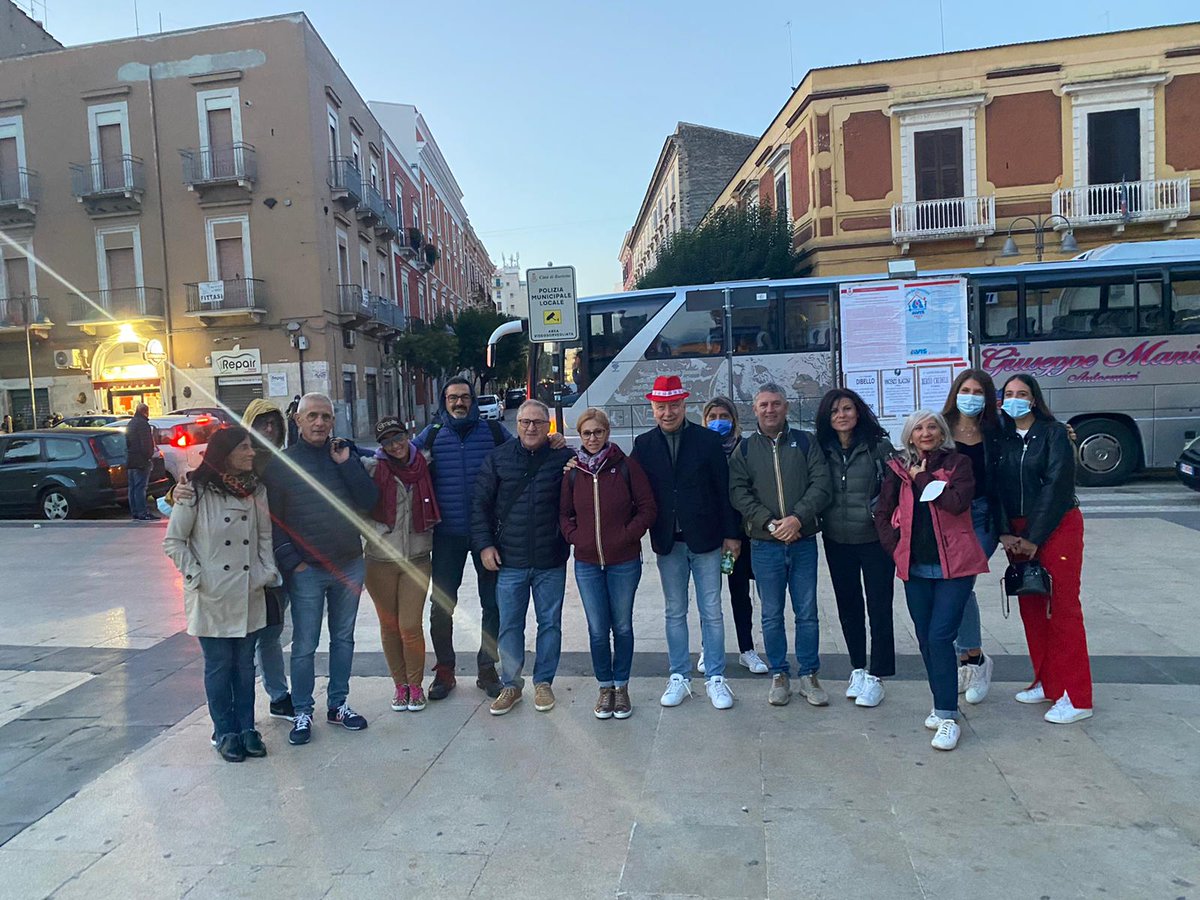 cgilbat's tweet photo. Dalla Bat a Roma per la manifestazione #Maipiufascismi del #16ottobre organizzata da #CgilCislUil https://t.co/i7qVLoNrDx