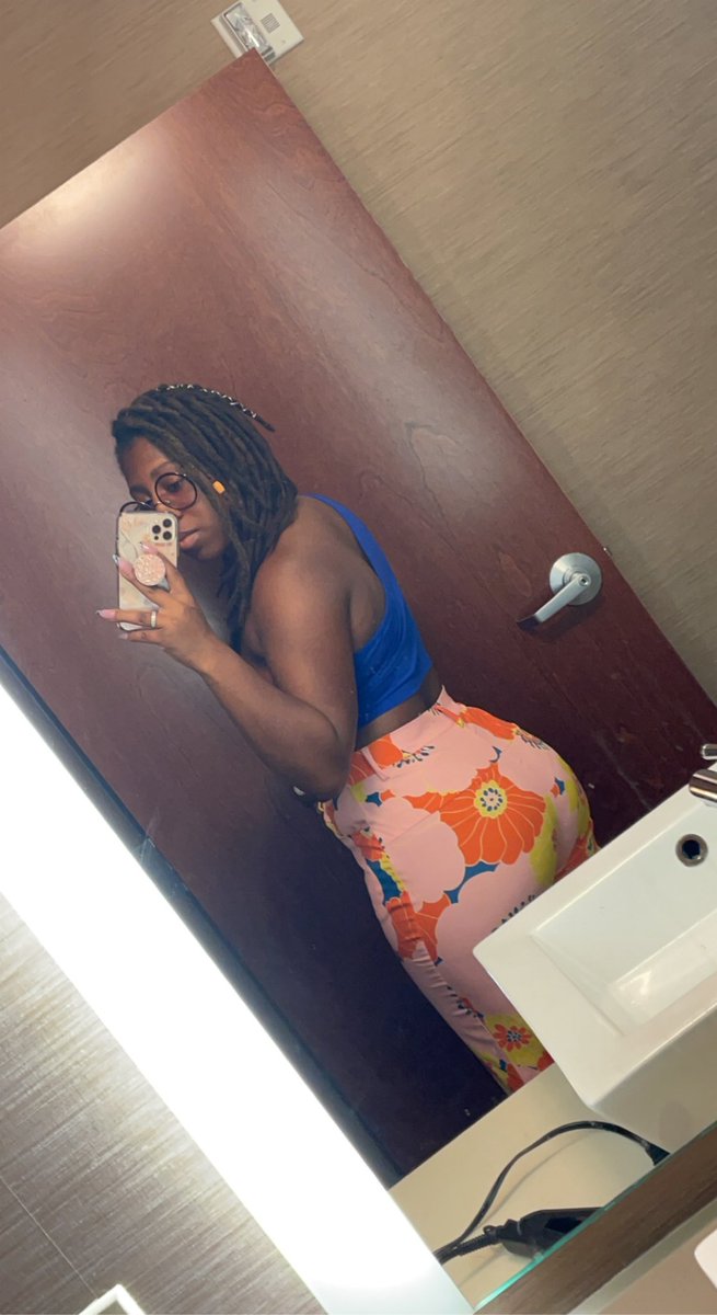 Sweetthing__'s tweet photo. Flower Child 🌸 https://t.co/PDldhqyY1Y