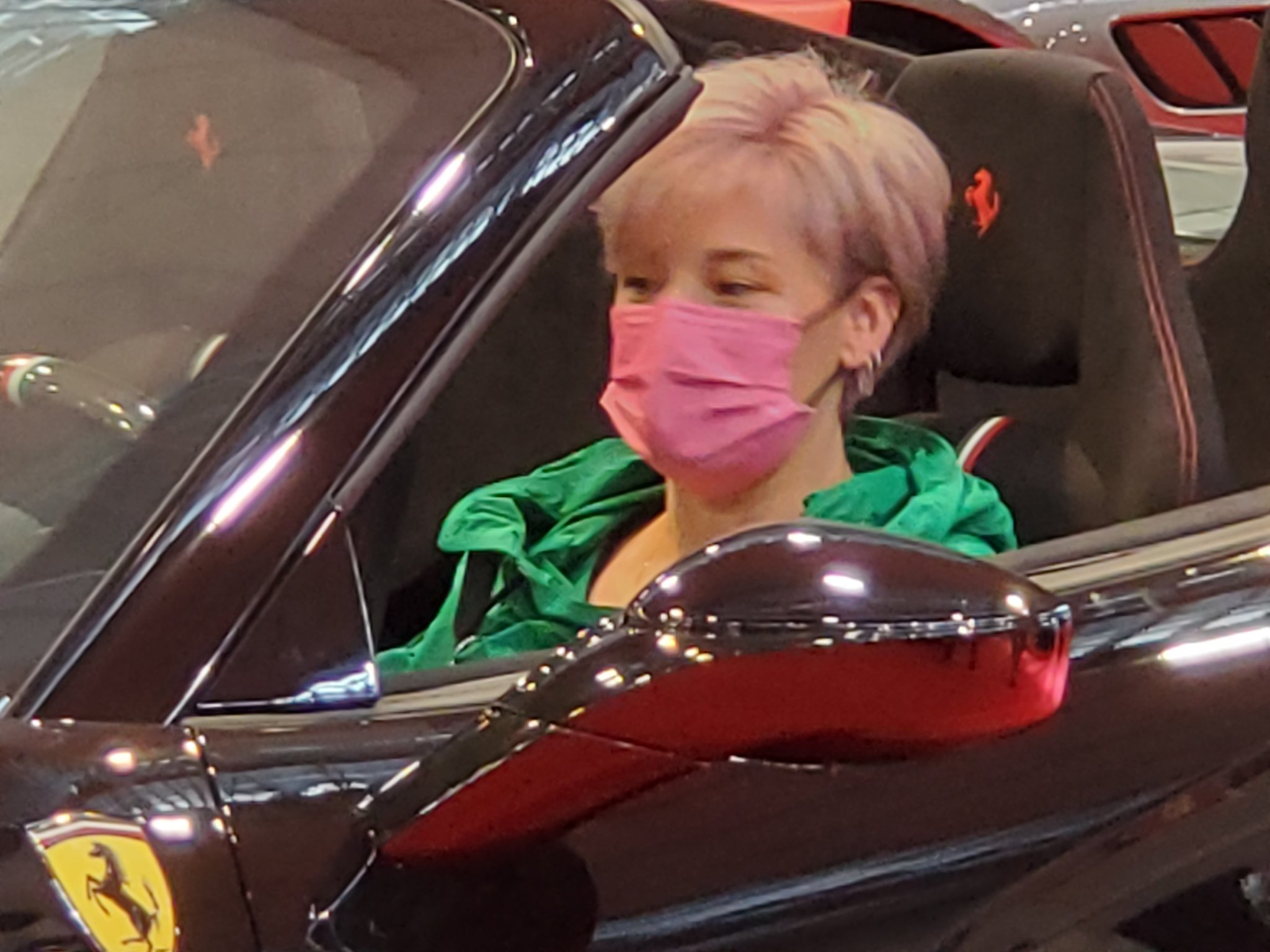 りょう 車の展示会に行ったら 梅宮アンナさんがトークショーしてた めっちゃスタイルいいし可愛かった アンナさんが試乗する度に どの車も似合う カッコイイ T Co Fks9exvcft Twitter