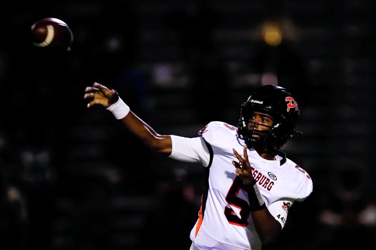Pittsburg spoils Liberty’s Senior Night w/ a 49-28 victory on the road. <a href="/jadenrashada/">Jaden Rashada 5️⃣</a> tosses 3 TDs &amp; racks up 335 yards on 21 of 28 passing. He also added one on the ground. <a href="/KeynanHiggins5/">Keynan Higgins 🇯🇲</a> accounts for 100+ receiving yards &amp; 2 TDs.
Pitt is now 4-1 overall &amp; 2-0 vs BVAL opponents
