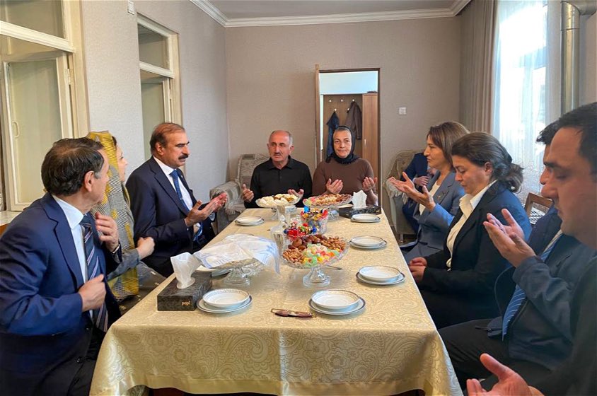 ADU-nun qonağı olan pakistanlı rektor Şamaxıda olub, şəhid ailəsi ilə görüşüb