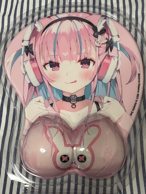 あくたんのマウスパッド届いた
表情が… 