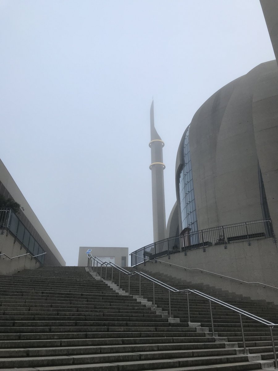 LoveGuerillero's tweet photo. 🖤❤️ #k1610 #Köln Morgens um kurz um 9:00 vor der Moschee gegen #Nazipropaganda und #AfDMimimi #Islamophobie bis jetzt kein AfDler zu sehen 🤷🏽♂️ https://t.co/WObkM6frPl