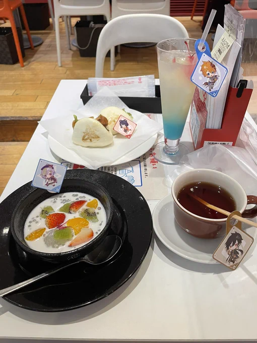 コラボカフェに行ってきました!今日の晩ごはん。欲しかったスライムぬいぐるみも無事買えました👍 