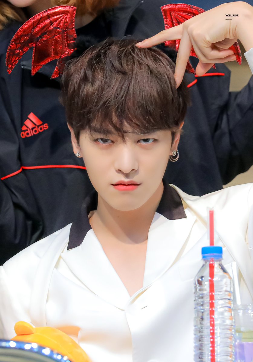 YOUJUST950902's tweet photo. 191013
191018

#원어스 #ONEUS #레이븐 #RAVN #レイブン #김영조 https://t.co/UVEieuydvu