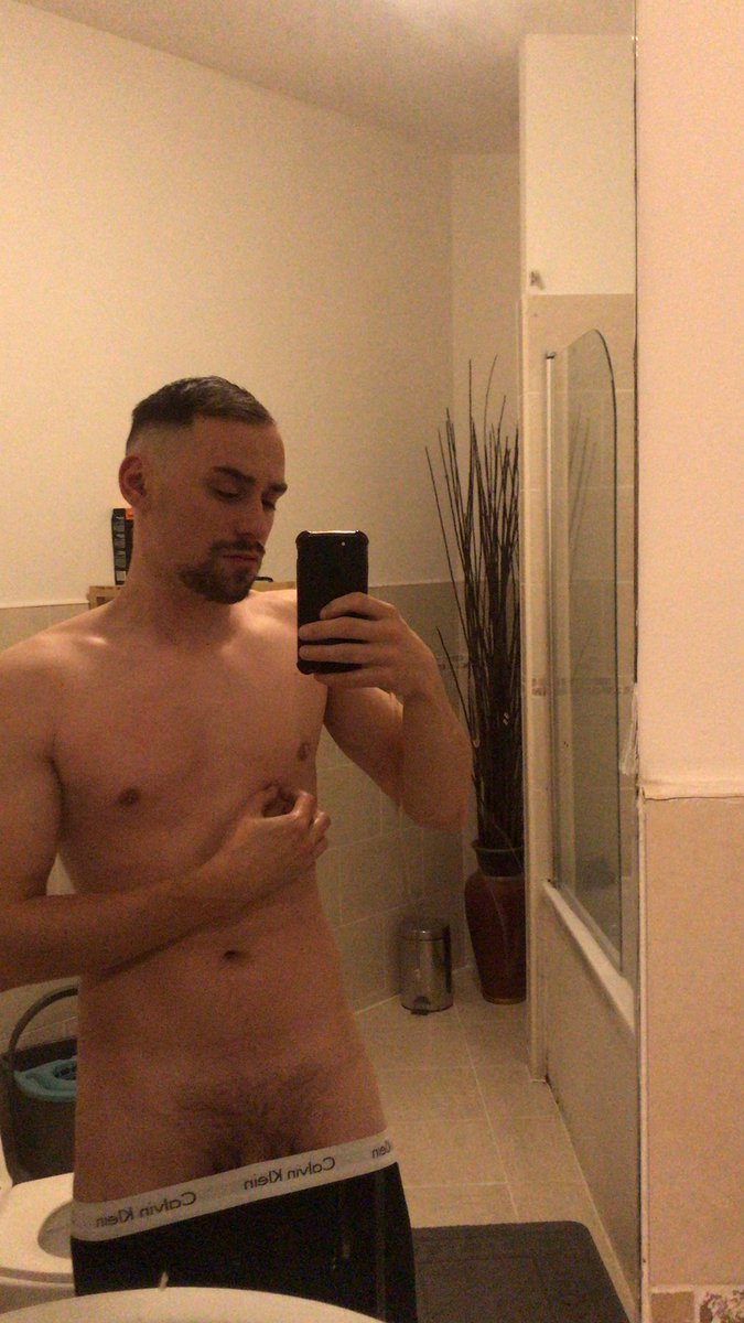 scouser201A's tweet photo. Time 2 get ready for work
#hungover #alcoholchallenge #time4work #selfie #Gayboursareback #gayspy #gay #gayboyteen #gaylad #gaywhatsapp https://t.co/t4hDOCirfx