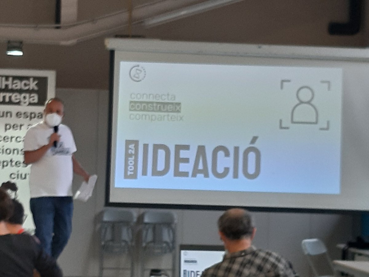 rosaprats's tweet photo. Comencem!
#EdhackTarrega
#Ideacio https://t.co/fQBwg0fHdS