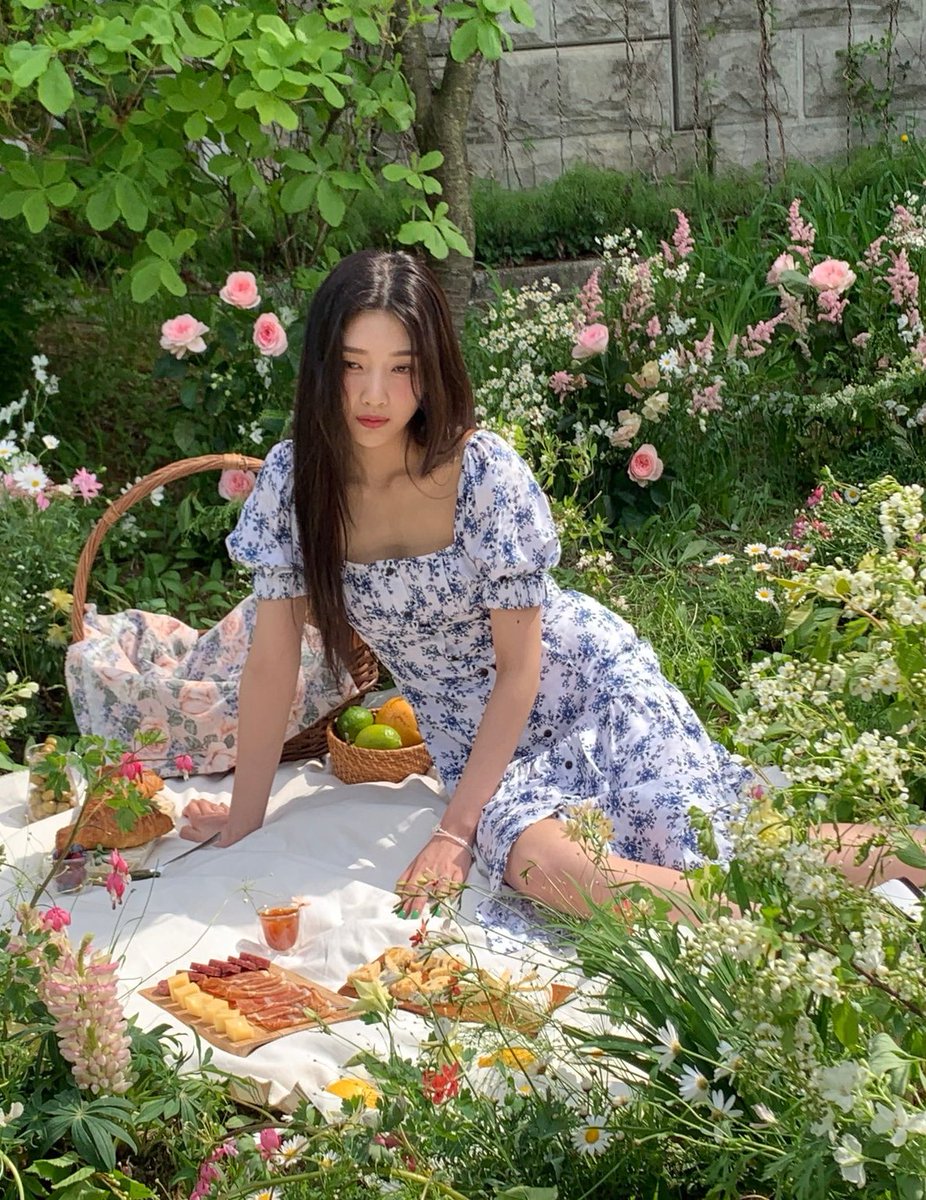dailyoonjoy's tweet photo. garden fairies 🧚💐 https://t.co/JG8atXKDqF