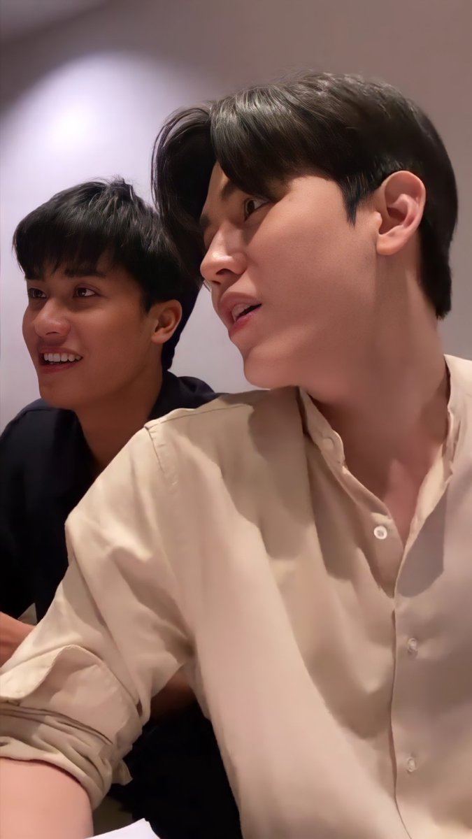 taynewapologist's tweet photo. enhanced for your wallpaper 😌 #เตนิว #taynew https://t.co/LeKx8YNprN