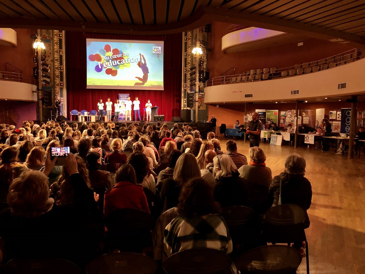 Le congrès débute; l’association <a href="/InnovEducatives/">Innov’Actions Educatives</a> remercie ses soutiens, les associations partenaires. AU CŒUR DE L’ÉDUCATION peut démarrer ♥️