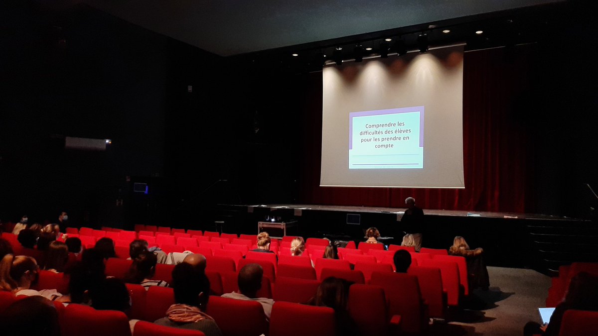 Hatier_IDF's tweet image. 👉« Comprendre les difficultés des élèves pour les prendre en compte » intervention de Roland Charnay ce matin à Stains. #formation #maths #CapMaths  !  ⁦@EditionsHatier⁩ 📐📏📚 @IenStains  capmaths.editions-hatier.fr
