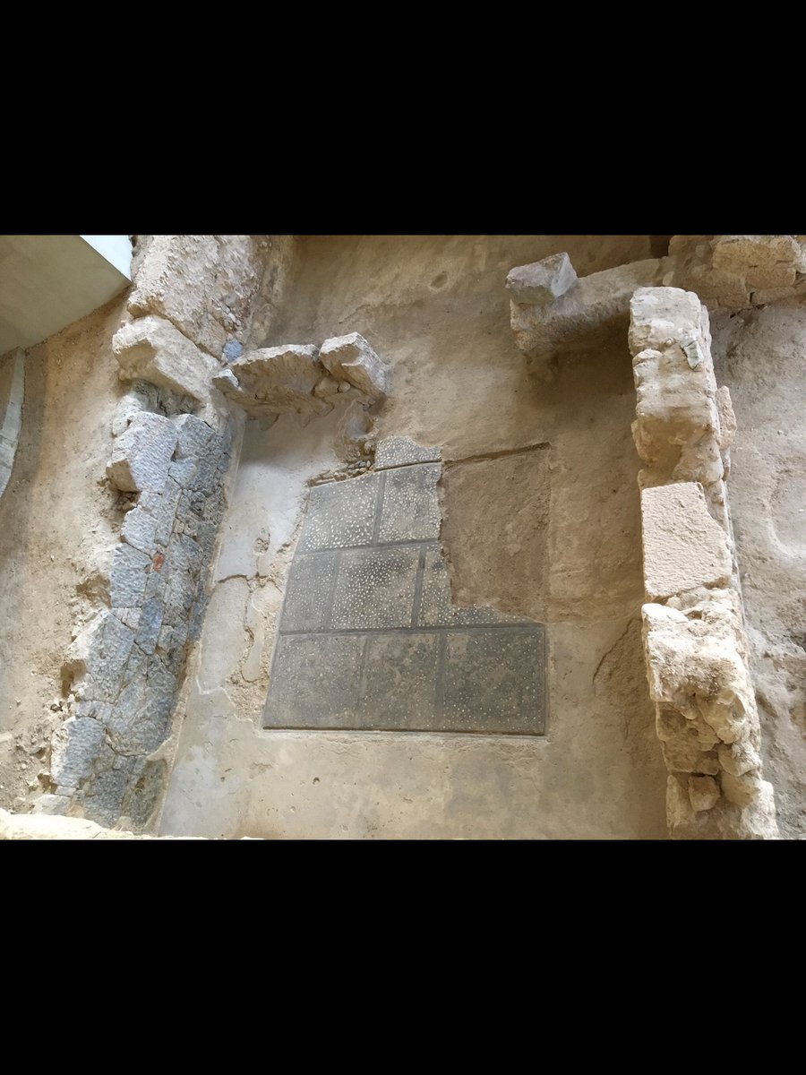 Sarah404BC's tweet photo. @nadhirawho And here’s a beauty below the New #Akropolis Museum #Athens 

#Andron #OikosΘ C5th-C3rd BC - one of the oldest in the excavation https://t.co/yYCGGjvOvL