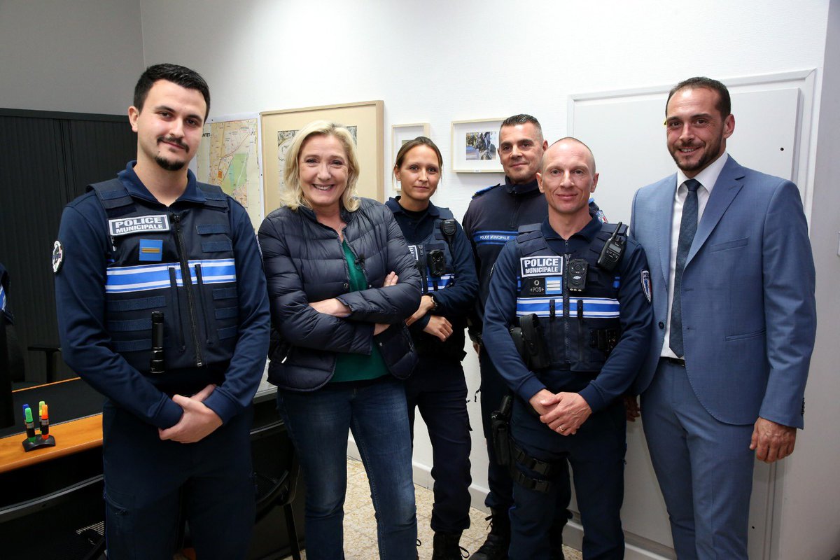 MLP_officiel's tweet photo. Au Pontet, ville dirigée par le Rassemblement National, l’insécurité a drastiquement baissé. C’est le fruit de la politique volontariste de son maire Joris Hébrard et de sa Police municipale mieux armée et équipée. #LePontet #MLaFrance https://t.co/K7tE4xLpOE