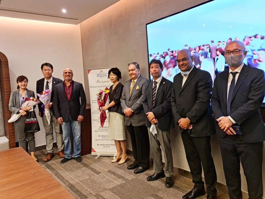 Mr. Kamal Vachani, Group Director and Partner at #AlMayaGroup, and Mr. Deepak Pagarani, #CEO of Al Maya group welcomed Ms. Yutaka Arai, Mr. Hideo Kawakami, Ms. Kyoko Furuta, Ms. Kumiko Amann-Kikuchi, Mr. Masami Ando, Mr. Toshiya Sorimachi From #Japan 🇯🇵