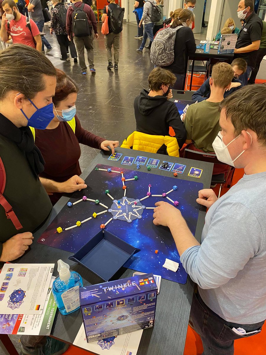v_cubes's tweet photo. Among the 500 Essen Spiel releases this year, 58 titles are recommended by Tabletopia. Among them you will find Tranglar™  and Twinkle™!  Play these Essen releases from your own home through Tabletopia!
https://t.co/VyWFQJhtyX
https://t.co/moU3TzMSVx https://t.co/3LPuB61uLi