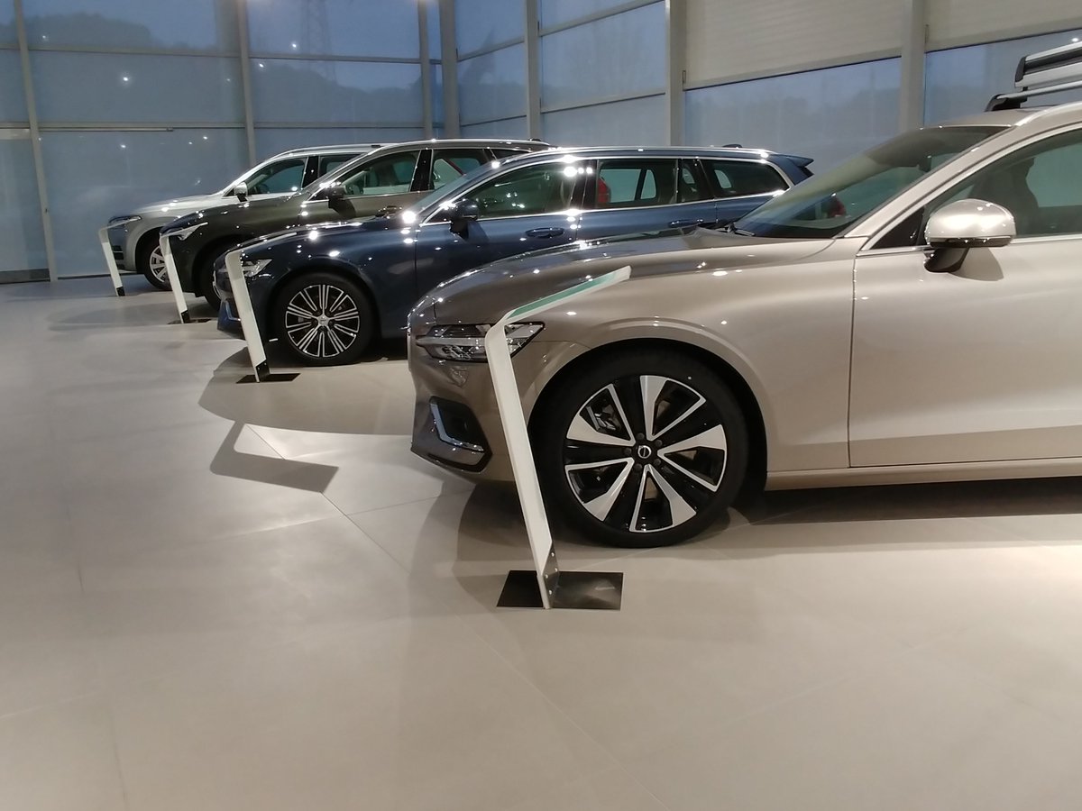 AutoSuecia's tweet photo. Hoy puede ser un gran día para visitar nuestras instalaciones y descubrir cuál será tu próximo coche. 

La semana que viene publicaremos nuevas ofertas de vehículos nuevos a estrenar y de ocasión que acaban de llegar a nuestras instalaciones. 

¡Salud y feliz fin de semana! https://t.co/tHsV3VT7bA
