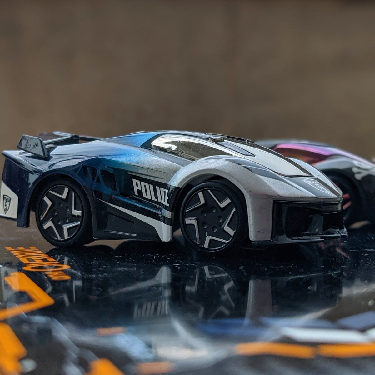 anenth's tweet photo. Geeky start to the weekend! This simple looking racing toy has a ton of #AI and #Robotics, with about 500 computations / second on the connected smartphone! 

Ever since #ankidrive was launched in WWDC 2013, I had wanted to try it out. https://t.co/sTQD4wUkx6