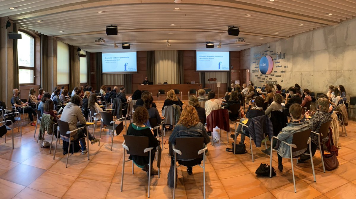 futurseducacio's tweet photo. Després de molt temps...ens retrobem en persona! Avui, jornada de treball del Fòrum Futurs de l’Educació. 🚀 https://t.co/XHObnKhEXK