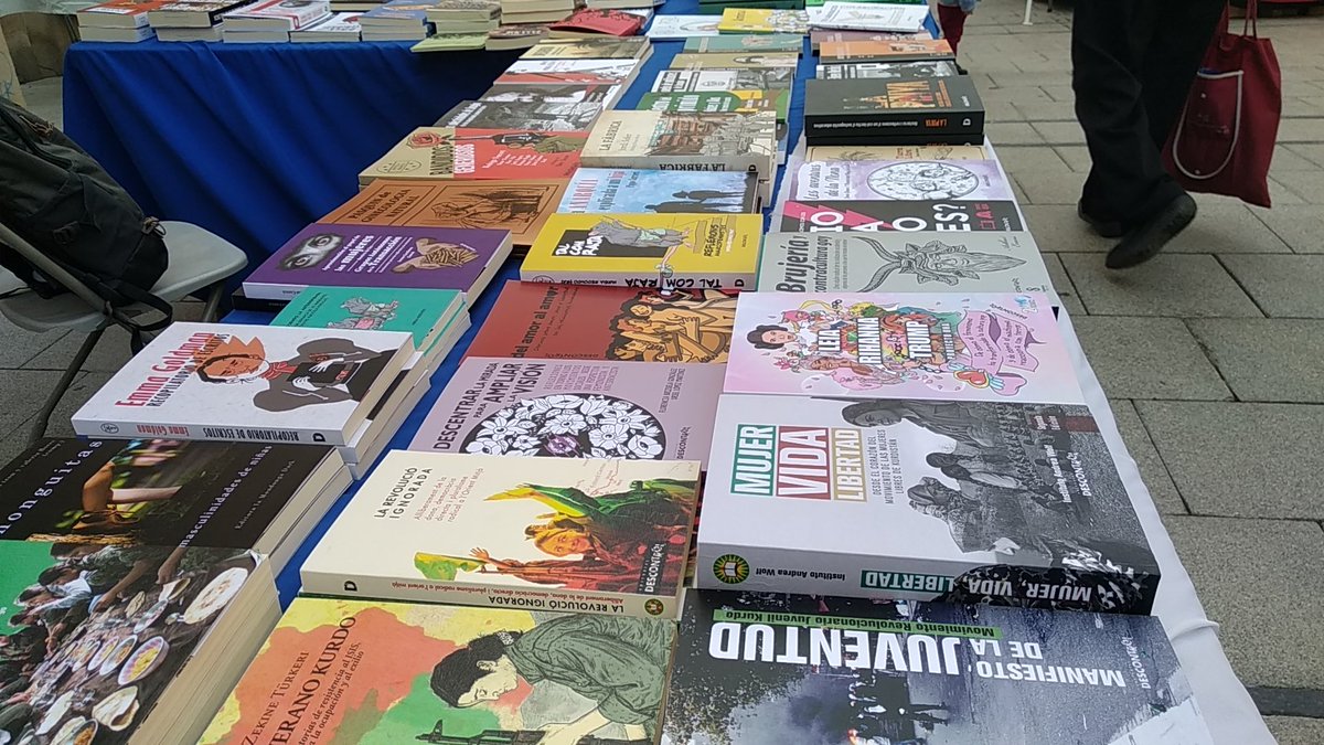 Ja ens poder trobar a la Fira de les companyes <a href="/altreslletres/">altreslletres</a> durant tot el dia d'avui!