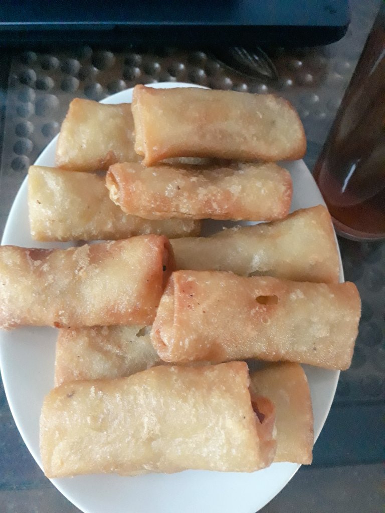 Sesungguhnya kita tidak berharap menjadi kaya, cukuplah ada rezeki tak terputus seperti air mengalir
Aamiin...

Selamat pagi ⛅
Selamat menikmati kopi pagi