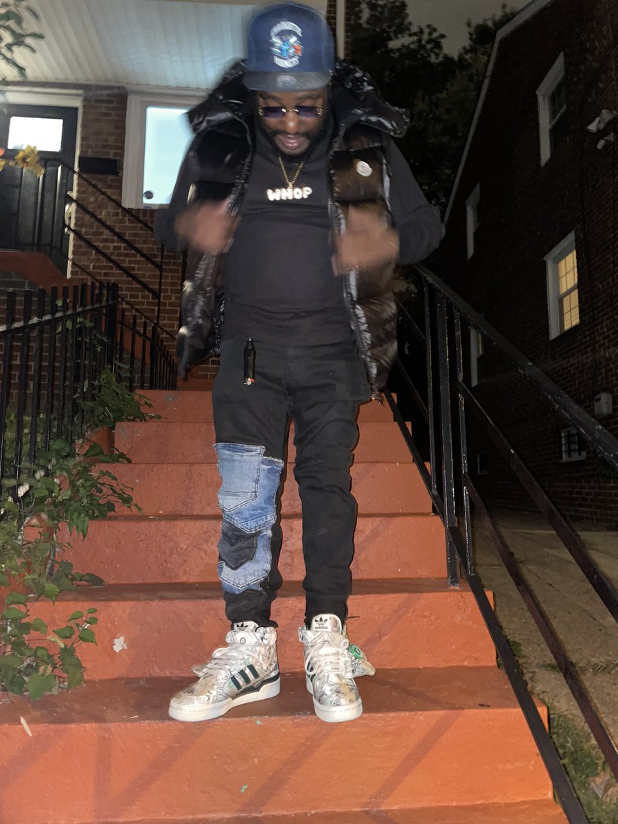 scwhop's tweet photo. 26 years later and I’m still on top 🐐 #SLAYWITHME🕊 #LONGLIVESLIME🐍 https://t.co/dsBT6J8axA