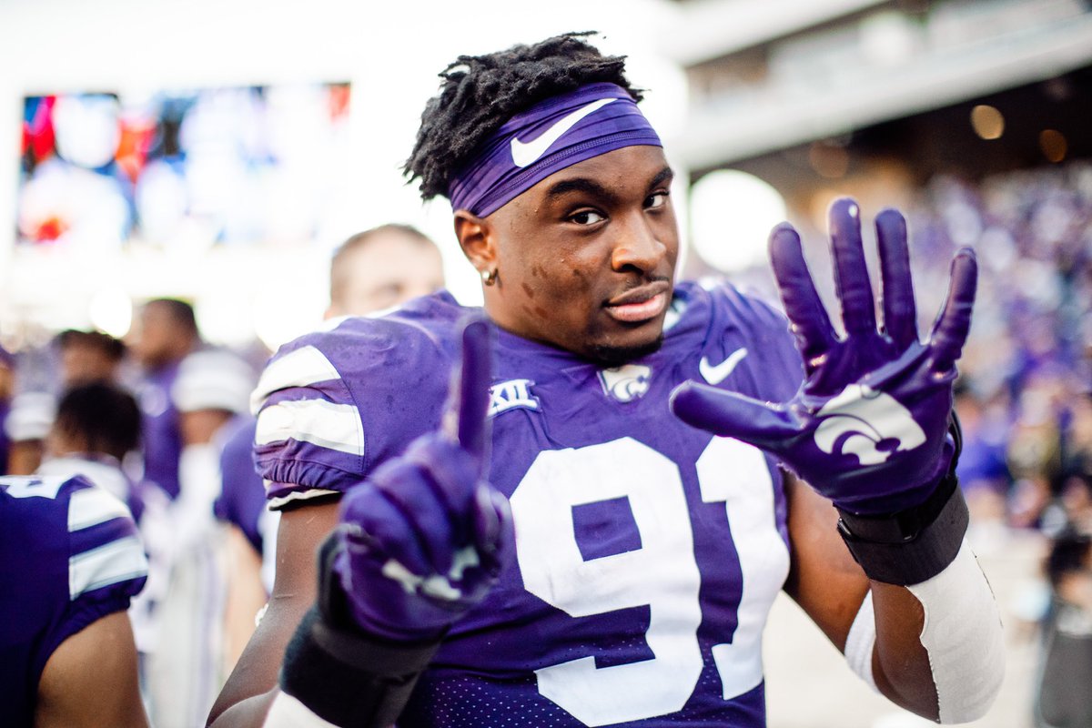 KStateFB's tweet photo. #1 IN SCHOOL HISTORY 

@fanudike’s six sacks today give him 1️⃣2️⃣ for the year, which is a new single-season school record 

#KStateFB ⚒ https://t.co/txOGnyV1Hr