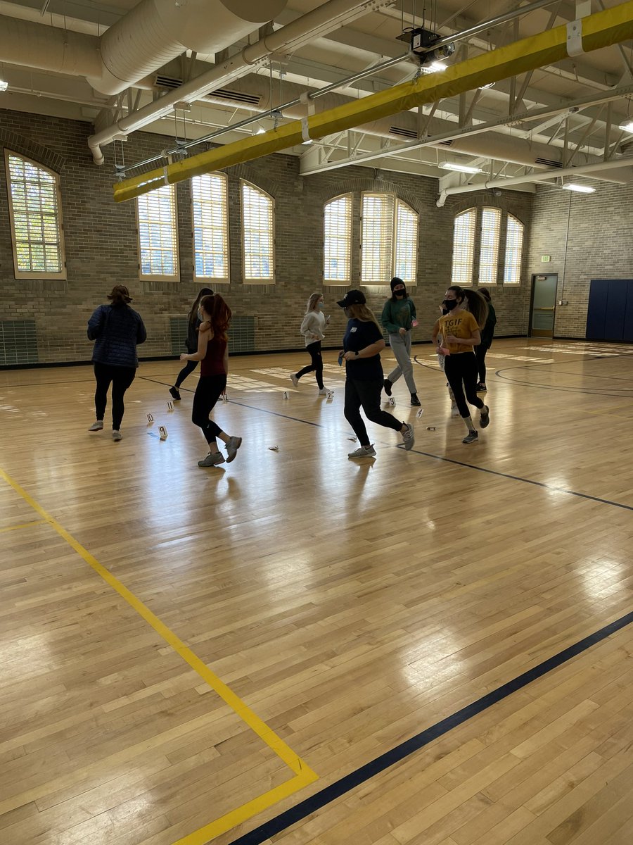 veropeteacher's tweet photo. So much fun watching future #educators teach their #PhysEd integrated lessons!
#Math -“What the analog clock says?” with #movement
How’s your Saturday going?! 😃
@UNC_Colorado
@UNCactiveschool
#Joy
#MyWhy
#ThisIsGradSchool
#PhDstudentLife https://t.co/rbUDMyNiyu