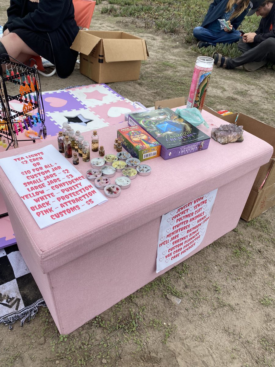 BingobongoB's tweet photo. if you missed #freeiv today i still have most of the items pictured in stock and prices range from $1-10 for candles, earrings, spell jars, and rings https://t.co/z4WdUkY1I3