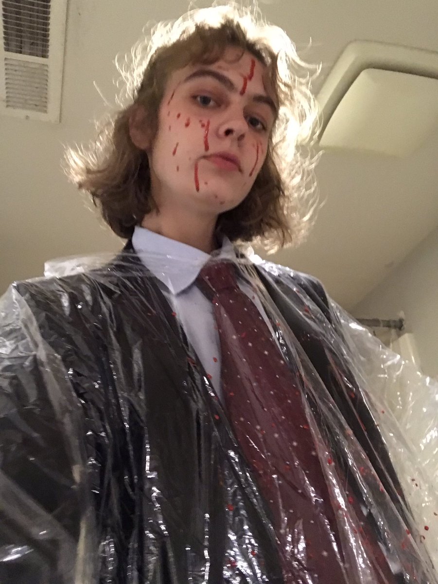 clairtitty's tweet photo. ive gotta return some videotapes 📼 https://t.co/GcLwpV4Pg3
