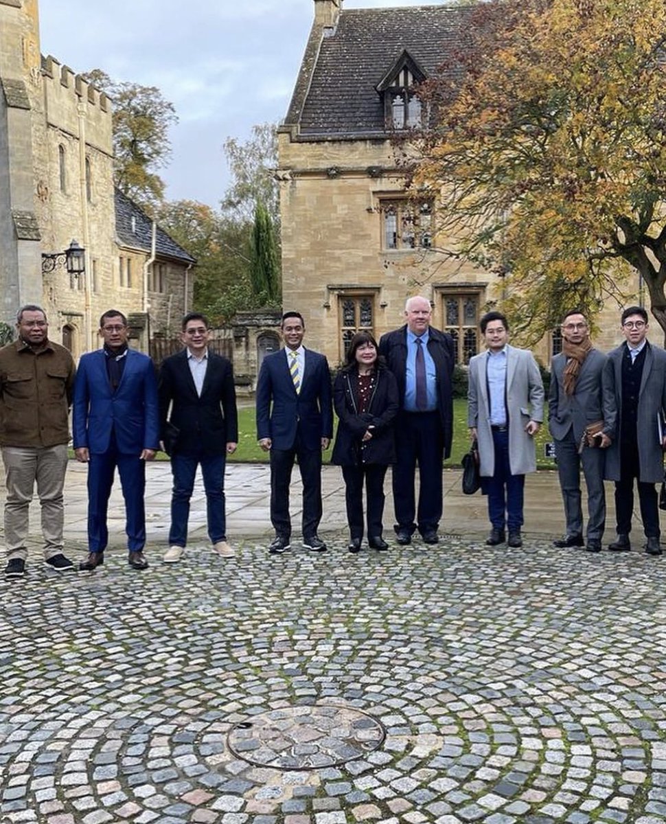 anindyabakrie's tweet photo. Apalagi tahun depan Indonesia akan menjadi Presiden G20. 

Sudah waktunya kah Oxford University buka di Indonesia? Mungkin di Ibu Kota baru😊 https://t.co/D2XTJqx2hV