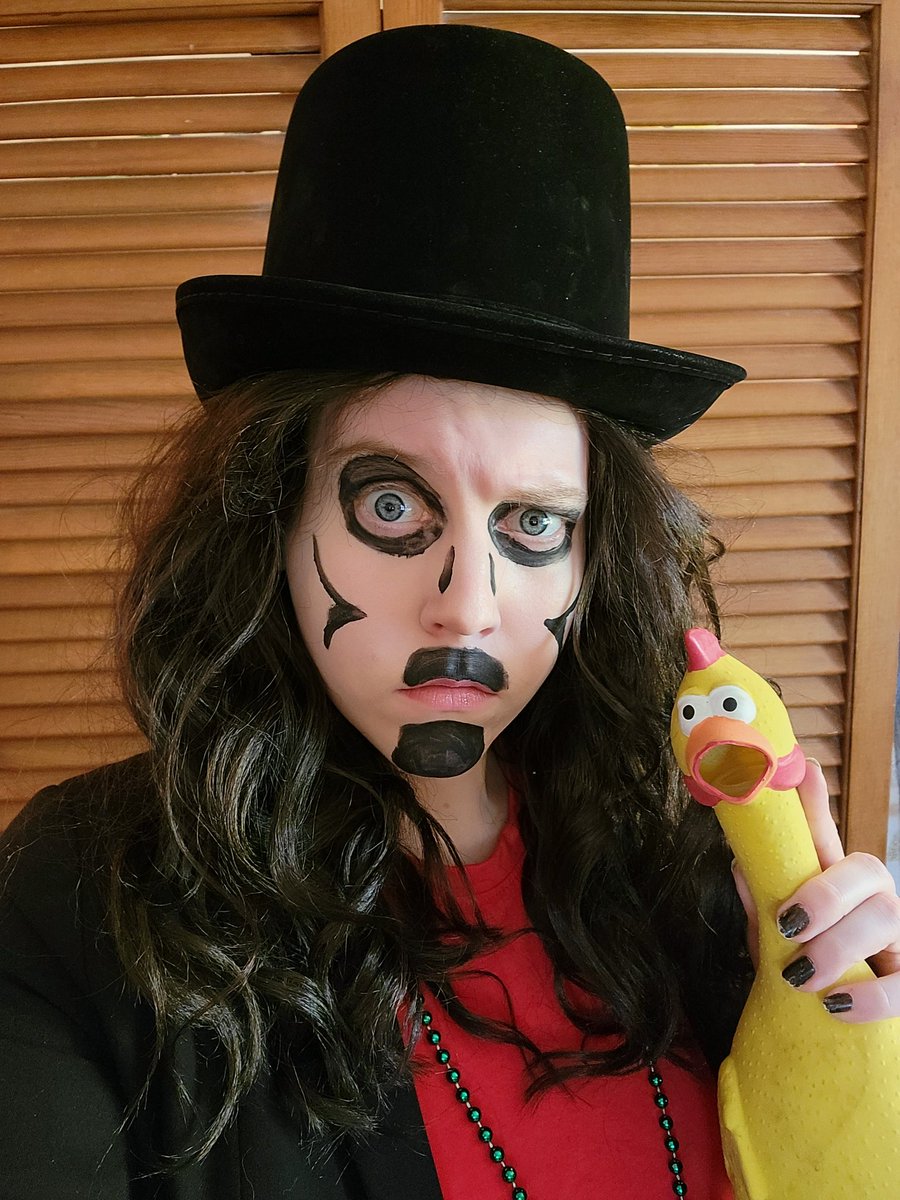 emmamma91's tweet photo. This is probably my favorite Halloween costume I've made. What do you think, @Svengoolie ? https://t.co/uPhSGroz8L