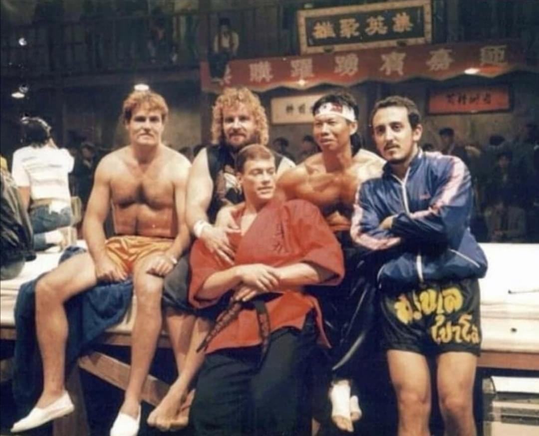 KFMovieGuide's tweet photo. #BehindTheScenes: Filming #Bloodsport (1988) in Hong Kong, featuring @JCVD, #BoloYeung, #DonaldGibb, #PauloTocha, #KennethSiu, #DavidHo and more.

Review 👉 https://t.co/NB4vlWfsgR https://t.co/2KdhFucbB6