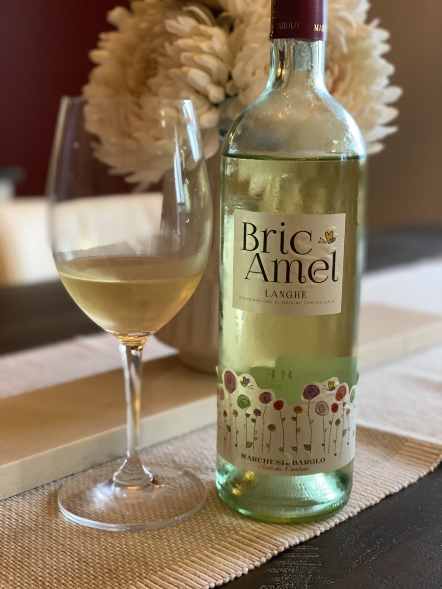 dpen_cc's tweet photo. #langhe white with tonight’s orecchiette. 🇮🇹 🥂#bricamel #arneis #chardonnay #sauvignon #marchesidibarolo #piemonte @DivinParadis https://t.co/DumgyKDL6R
