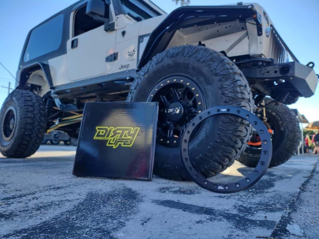 Krawln4TheFalln's tweet photo. So we just learned a "Hidded feature" on our Dirty Life Race Wheels.. they are the "Grow with your build"  beadlocks, that alow you to run DOT approved on the hard road with the option of at home true beadlocks for your extreme low pressure wheeling!!!! … https://t.co/hkxBuHGtSL https://t.co/4leH4i5cAY