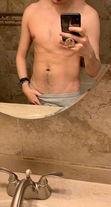 Jay - 1 pic. hey I’m Jay, posting this again cause I want more nsfw moots/friends • 22 • he/him • cancer • Orlando • 6’3 • Bi (girls+++) • switch (dom and sub) • gamer + weeb ↻ + ♡ to be moots #nsfw #nsfwtwitter #nsfwtwt #bigdick #bwc #nsfwmoots https://t.co/vMpNMgUbUp