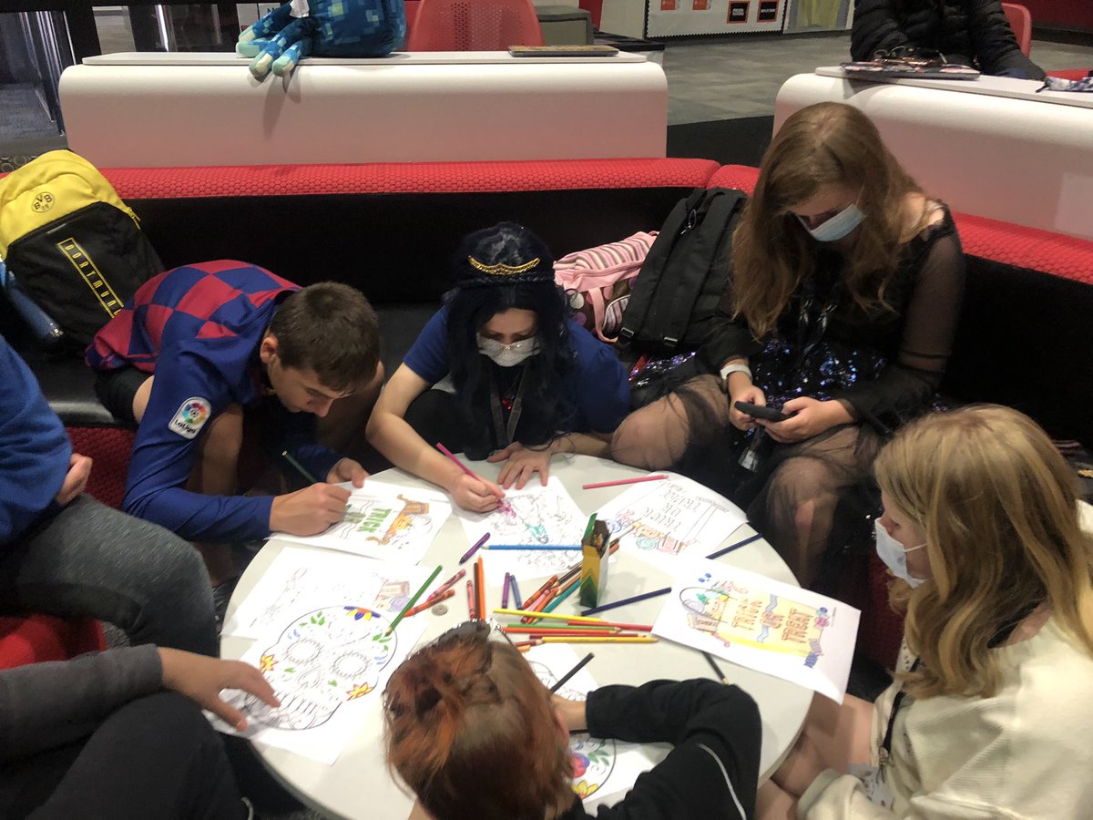 NewTech_NTC's tweet image. Yesterday in Networking, we worked on coloring sheets of the different Holidays in October. These holiday coloring sheets included Diwali, Halloween, All Saint’s Day and Dia De Los Muertos! #networking #newtech