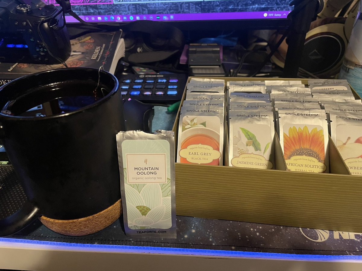 GamersblocRival's tweet photo. Playing with a new #PicEditing #App while we #Workout also trying out a new #Tea 2Day #ALSO #New #WeightLoss #Progress 😤😆😭☝️🖤 #LaPipe #Mexican #Exercise #Brujo #Gamer #WitchCraft #ContentCreator #Aztec #Streamer on Break 🥺 #Healthy #Diet #Witch #Twitch #Sweat #Eclectic https://t.co/r0ejb5M66Z