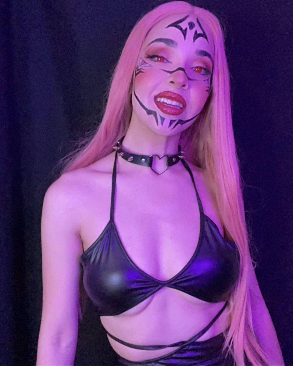 NinaPlays's tweet photo. #sukunacosplay #JujutsuKaisen #halloween2021 #animecosplay #happyhalloween https://t.co/W3NcCKVdL9