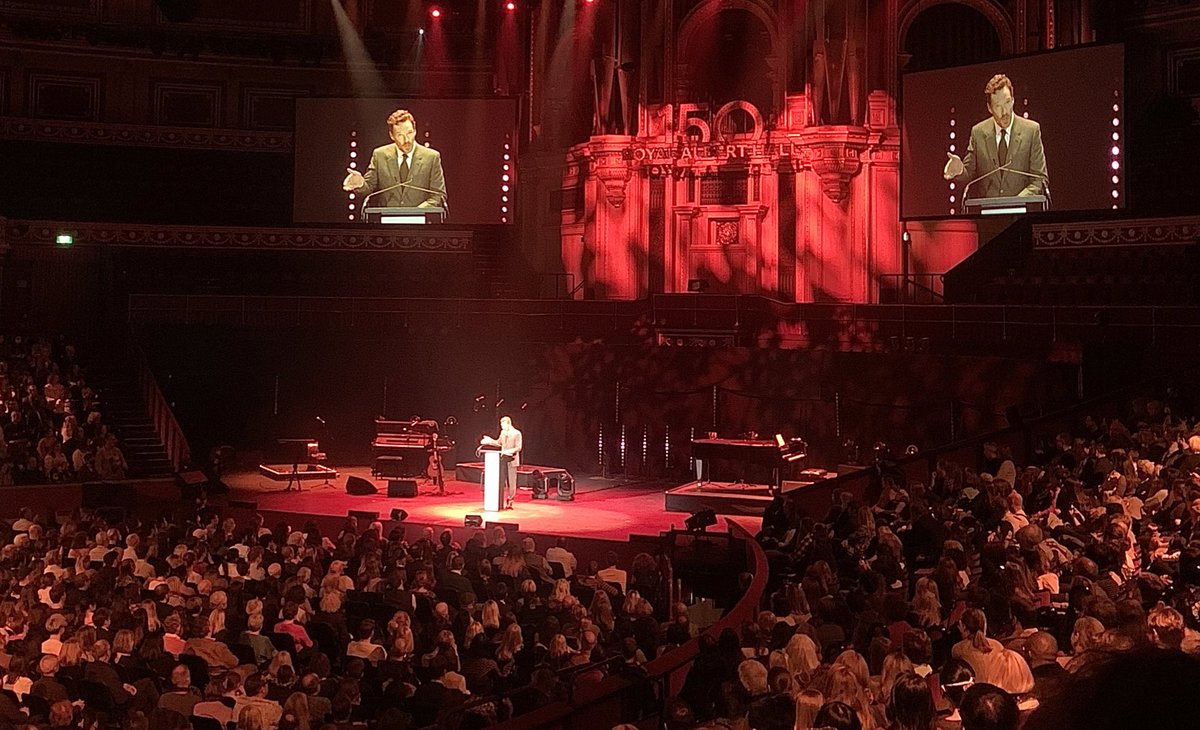 letterslive's tweet photo. ‘What sort of animal would serve a dessert with peas in?’

Benedict Cumberbatch brings down the roof at @RoyalAlbertHall with a reading of @olibeale’s hilarious letter of complaint to @richardbranson after a baffling Virgin Atlantic meal. https://t.co/usIe0EwVXG