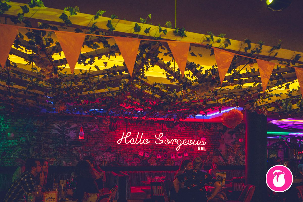 Hello gorgeous! 😍
<a href="/slugandlettuce/">The Slug and Lettuce</a>

#saturday #saturdayvibes #party #weekend #love #music #nightlife #instagood #weekendvibes #friends #saturdaymood #dj #drinks #like #photooftheday #dance #food #summer #follow #fun #night #instagram #picoftheday #nightout #photography